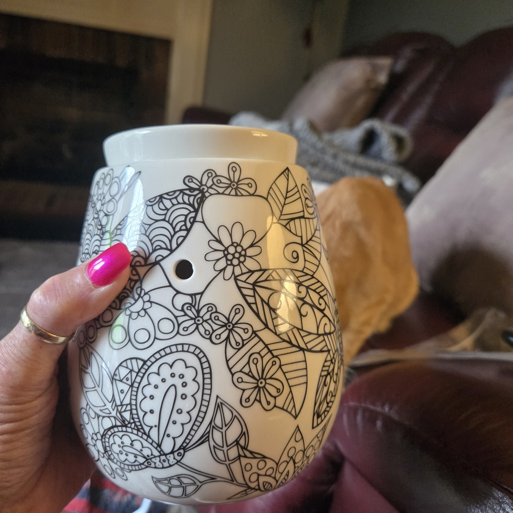 Scentsy Black and White Floral Warmer.  Paint In Your Favorite Colors.